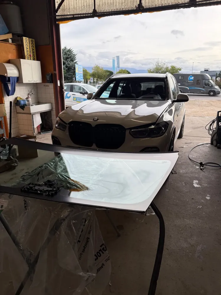 Remplacement de pare-brise (2)